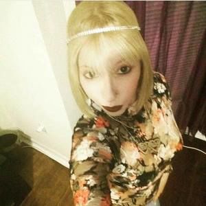 Meet your Posher, Rouxana